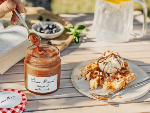 Caramel au beurre salé et sa cuillère en métal - Bonne Maman BE - 1